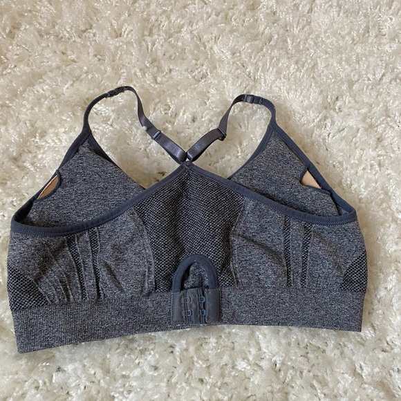 Reebok Sports Bra, size small, like new condition - Picture 4 of 7